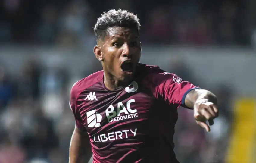 Fidel Escobar, un jugador distinto para la Selección de Panamá.